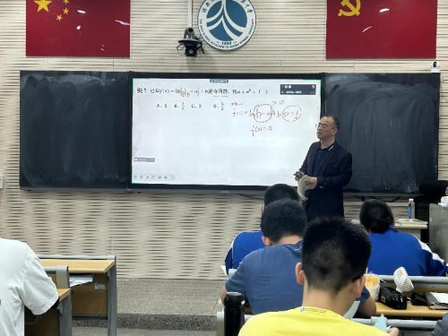 石向阳老师给高三学生作高考备考讲座